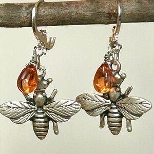 Queen Bee Honey Drop Earrings . Silver Bee Dangle with Amber Charm